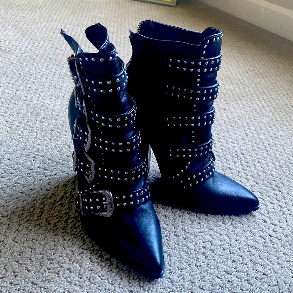 Steve Madden Studded Leather Ankle-boots in Black